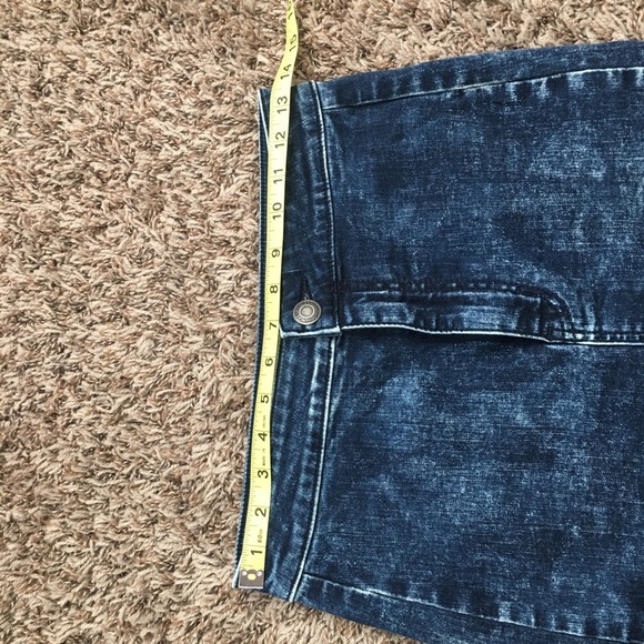 2/$18💜Pencil Denim Skirt - Picture 3 of 4